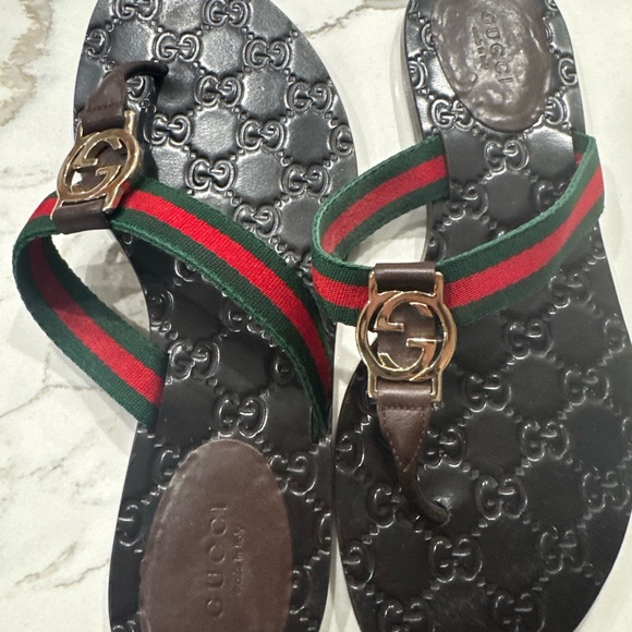 Gucci Black Flip-Flops with Red and Green Straps - Picture 1 of 1
